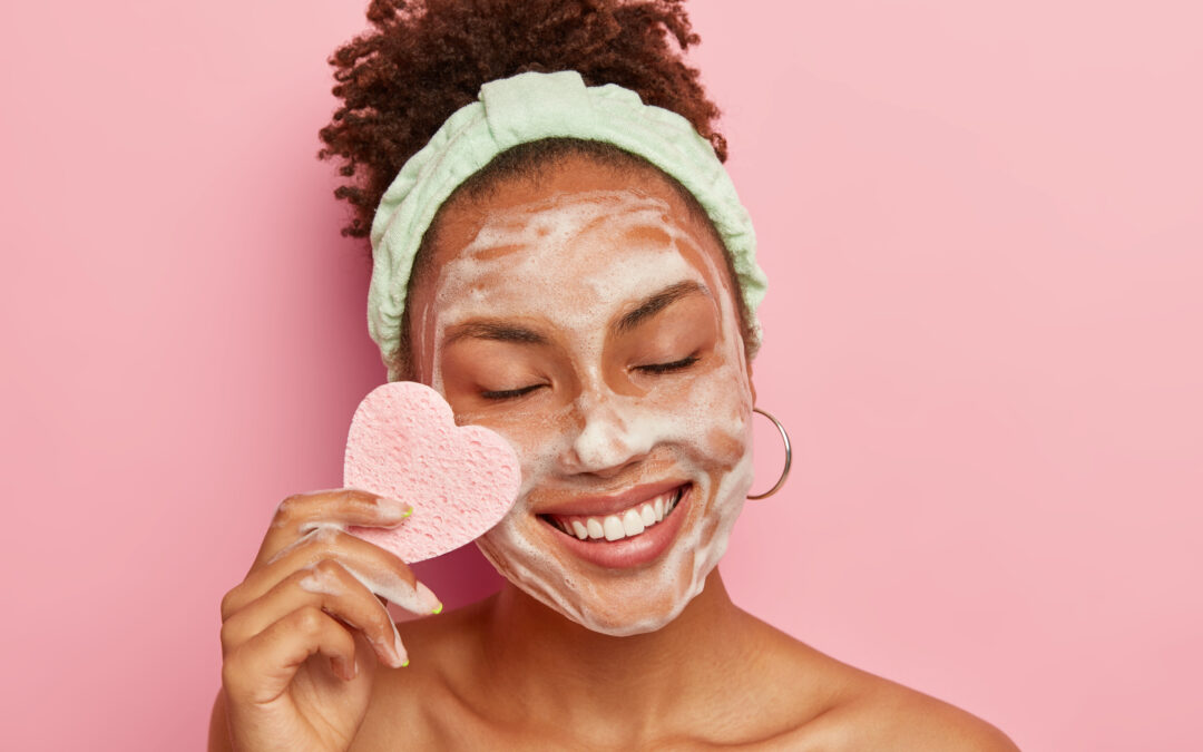 Hábitos e técnicas indispensáveis para os cuidados com a pele do rosto